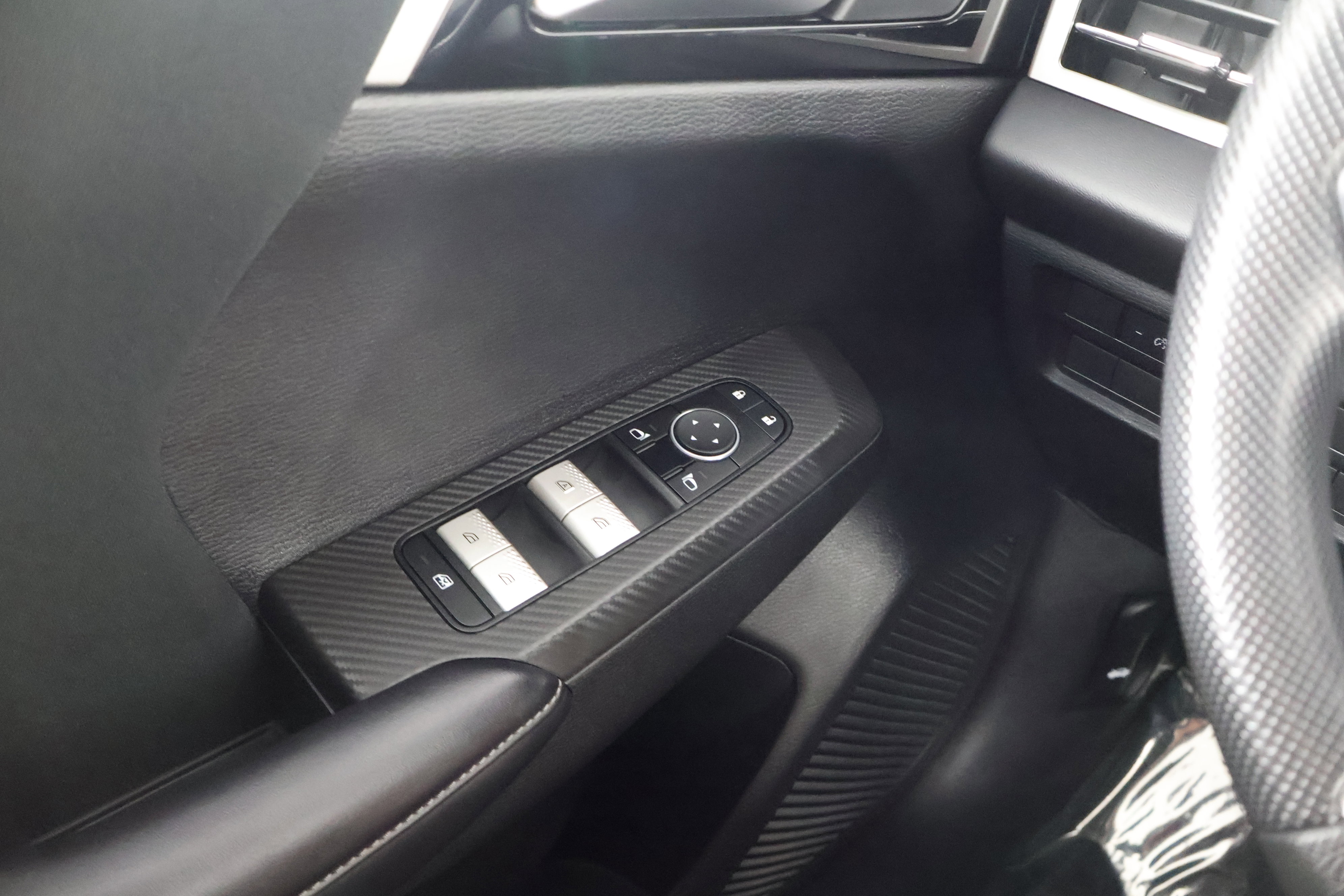 Used 2024 Mitsubishi Outlander ES image 32