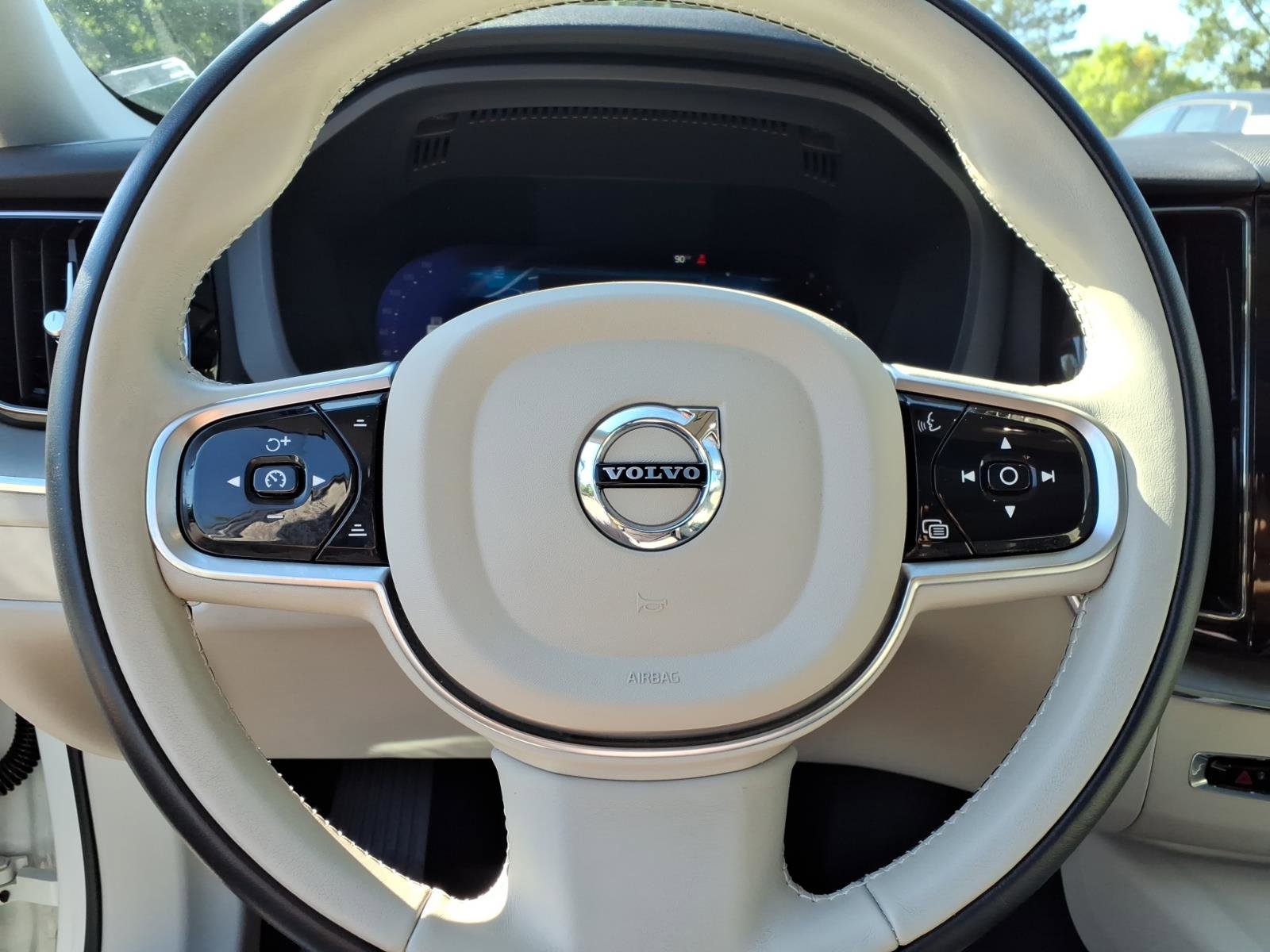 Used 2024 Volvo XC60 B5 Plus w/ Protection Package Premier AWD/4WD image 26