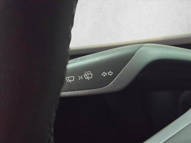 Used 2024 Tesla Model Y Long Range AWD/4WD image 16