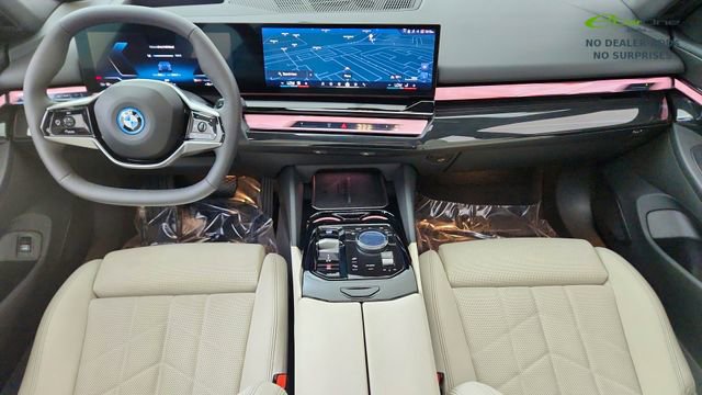 Used 2025 BMW i5 xDrive40 w/ Premium Package image 19
