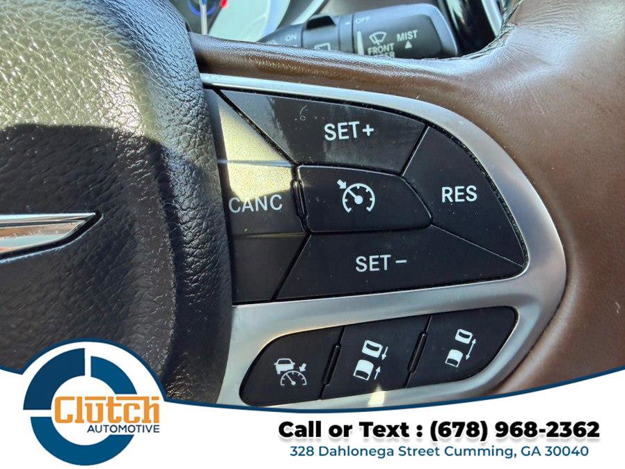 Used 2017 Chrysler Pacifica Limited w/ UConnect Theater Package image 24