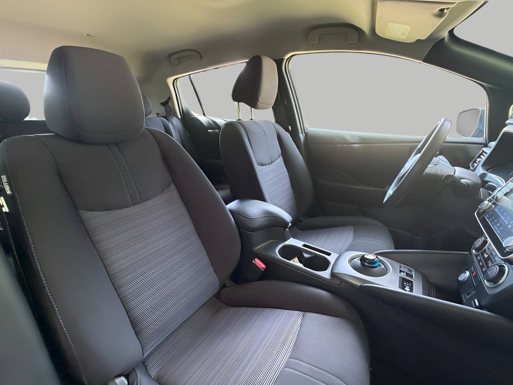 Used 2025 Nissan Leaf S FWD image 9