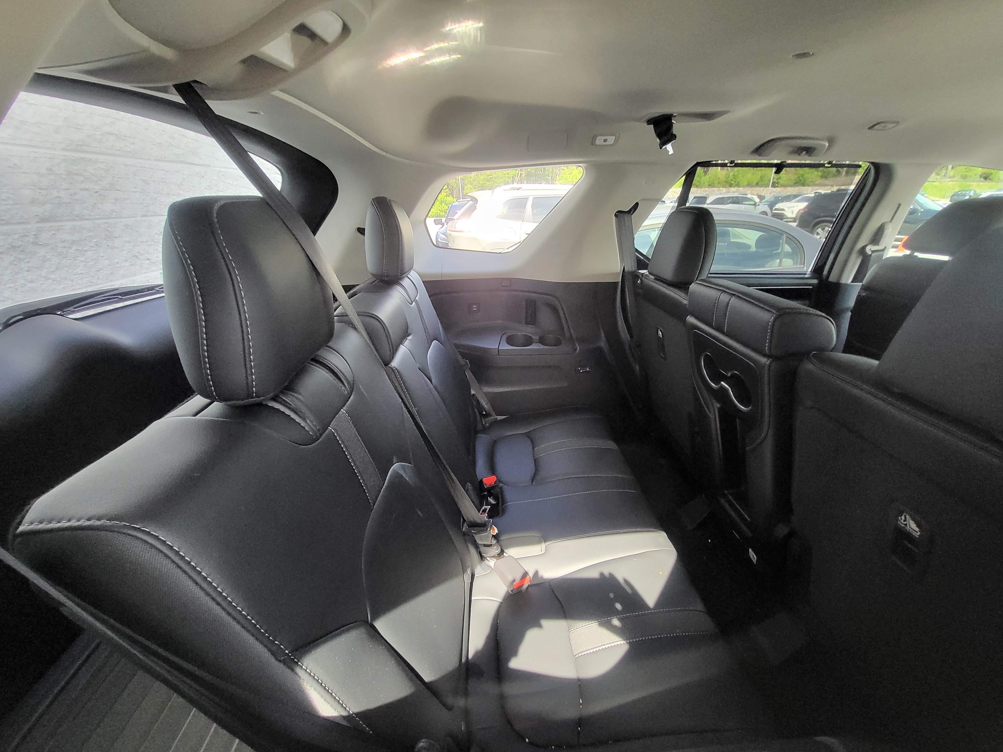 Used 2025 Honda Pilot EX-L image 9