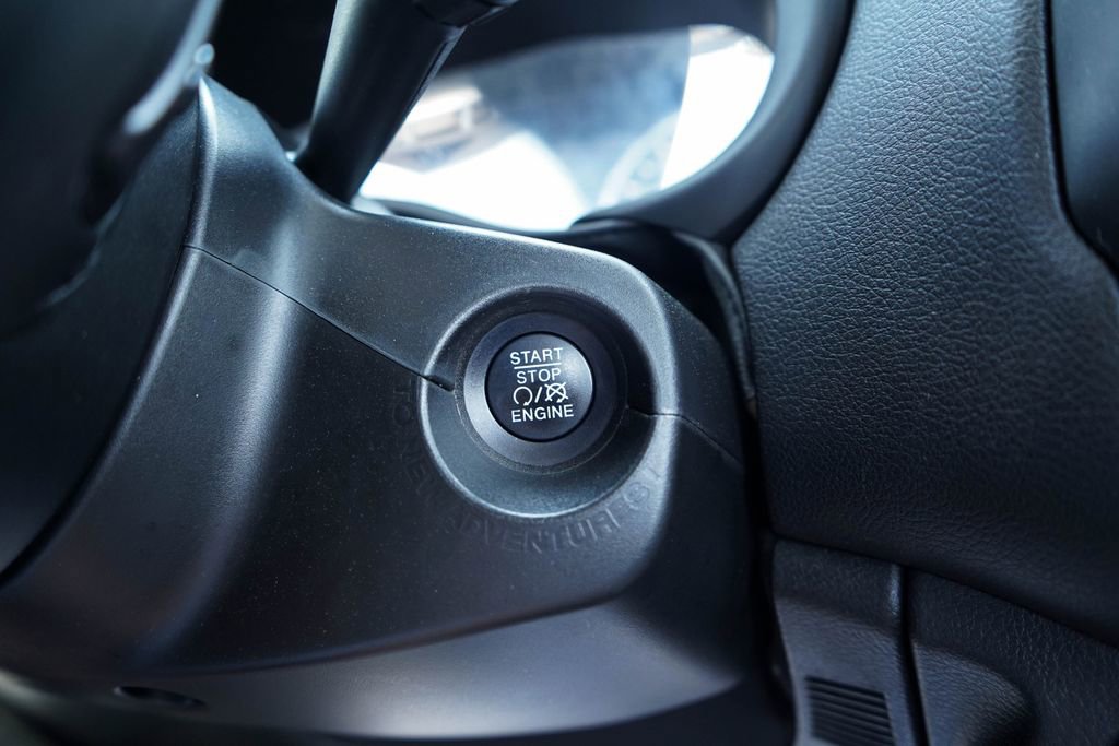 Used 2021 Jeep Renegade Latitude AWD/4WD image 23