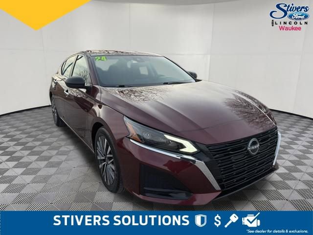 Used 2024 Nissan Altima 2.5 SV image 3