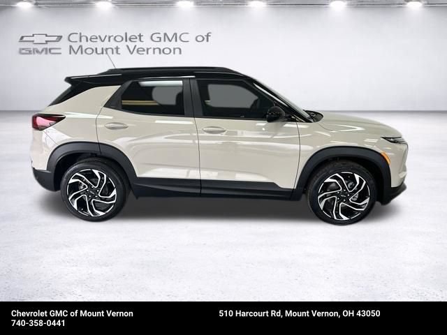 New 2026 Chevrolet TrailBlazer RS w/ Convenience Package FWD image 3