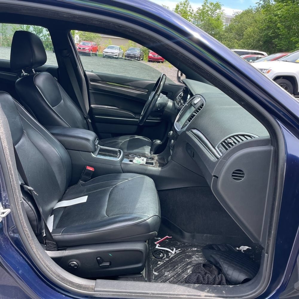 Used 2014 Chrysler 300 C AWD/4WD image 6