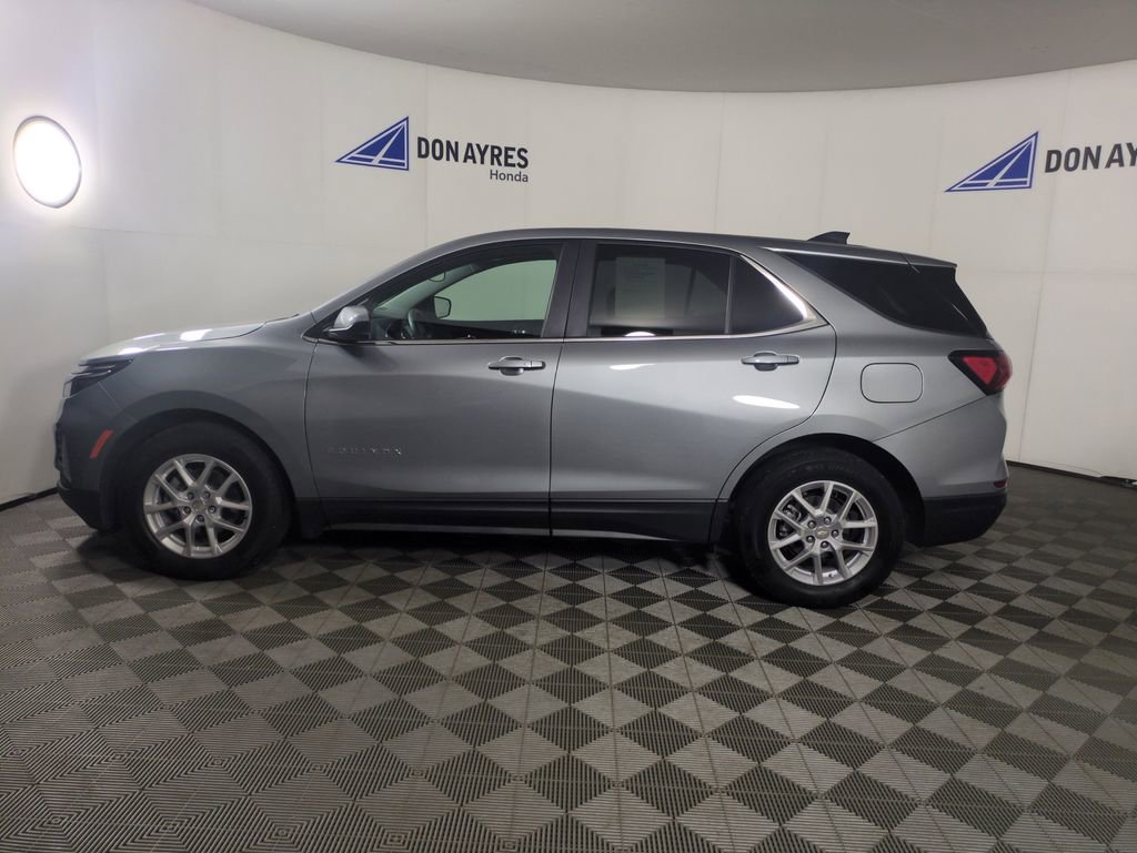 Used 2023 Chevrolet Equinox LT image 2