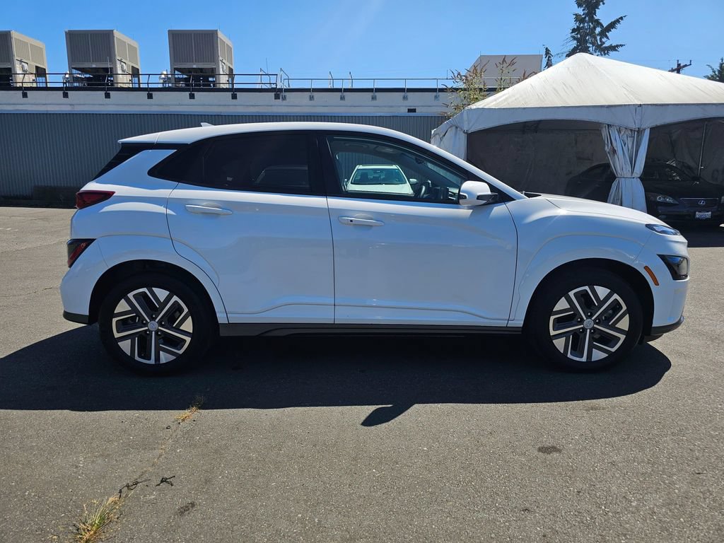 Used 2023 Hyundai Kona SE FWD image 8