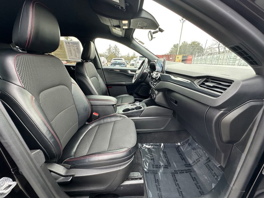 Used 2023 Ford Escape ST-Line image 25