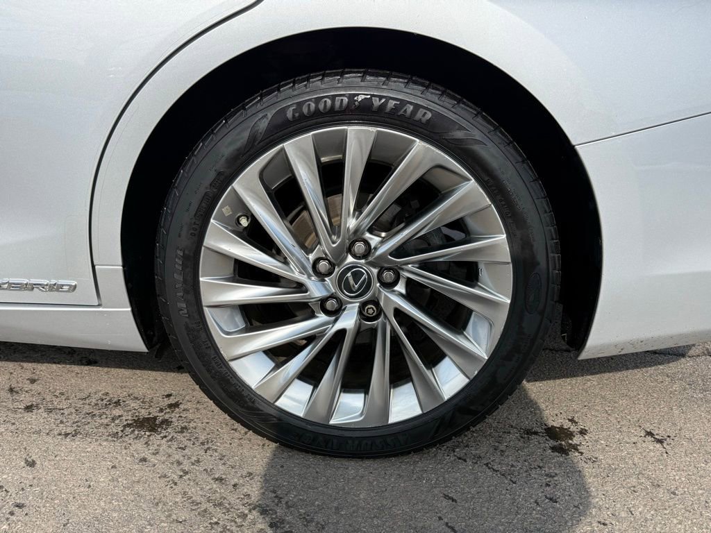 Used 2020 Lexus ES 300h w/ Accessory Package 2 image 26