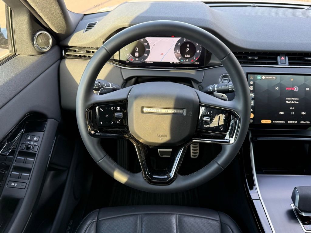 Certified 2026 Land Rover Range Rover Evoque Dynamic SE AWD/4WD image 18