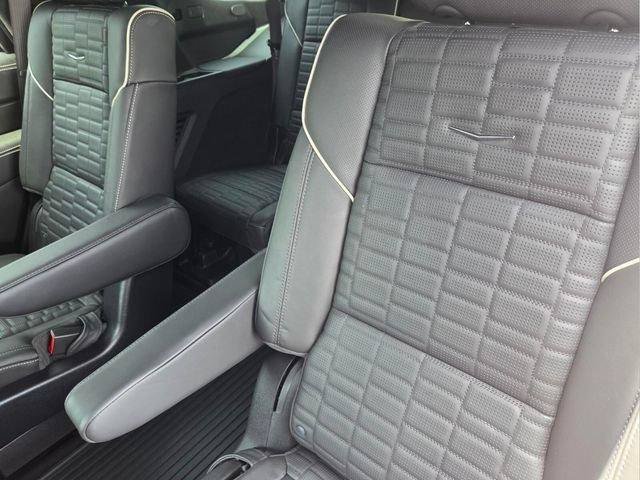 Certified 2026 Cadillac Escalade Platinum Luxury AWD/4WD image 17