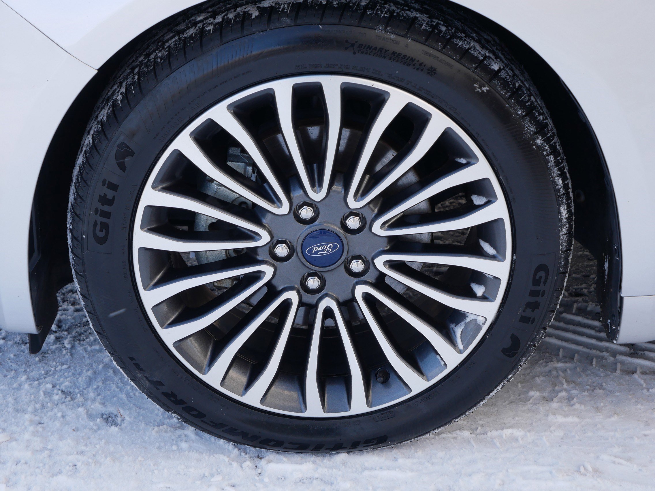 Used 2018 Ford Fusion SE w/ Fusion SE Technology Package image 15