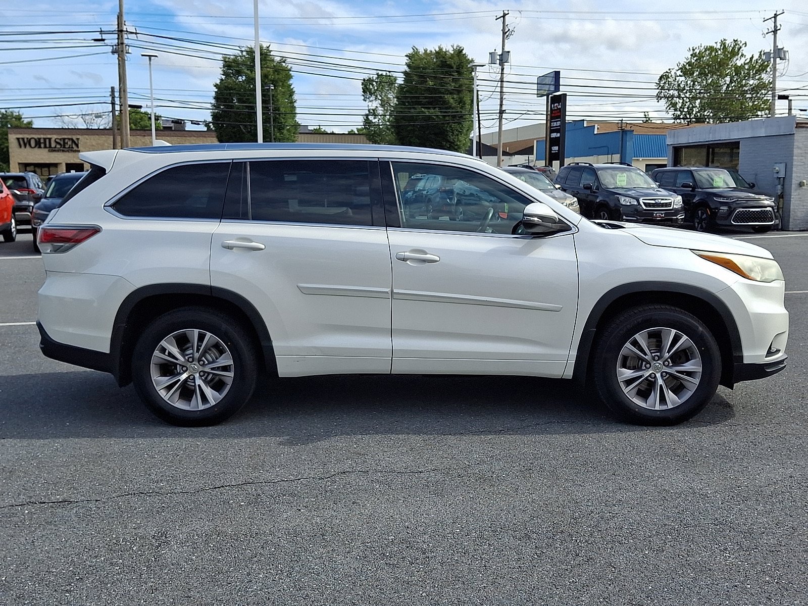Used 2015 Toyota Highlander XLE AWD/4WD image 4