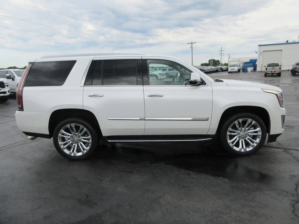 Certified 2018 Cadillac Escalade Luxury w/ LPO, Radiant Package AWD/4WD image 5