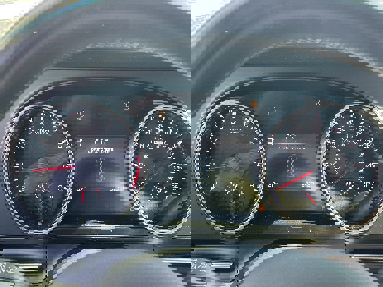 Used 2022 Kia Carnival LX w/ Paint Protection Package image 9