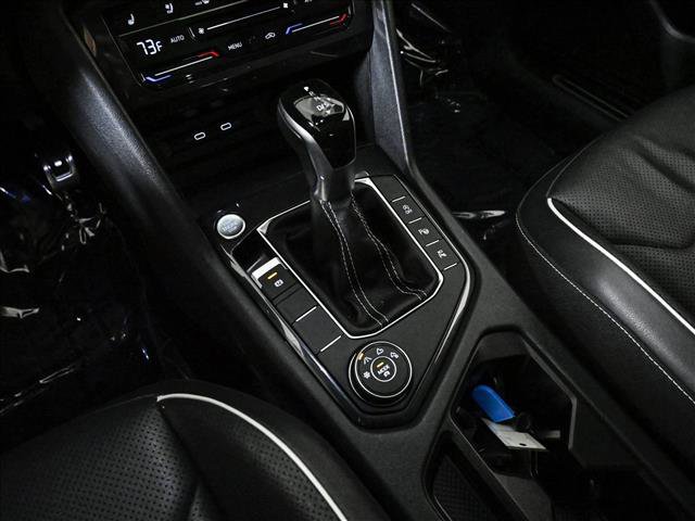Used 2022 Volkswagen Tiguan SEL R-Line AWD/4WD image 12