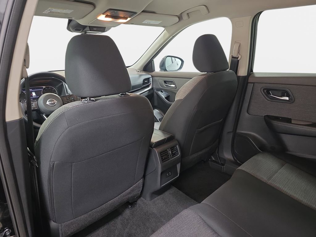 Used 2023 Nissan Rogue SV AWD/4WD image 12