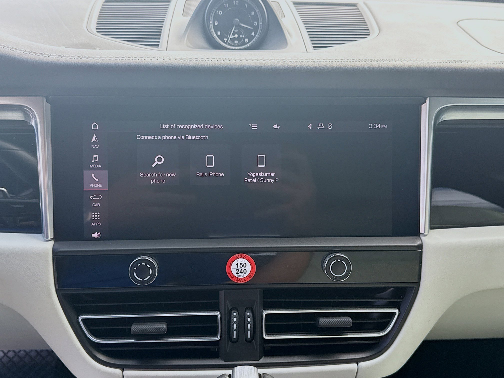 Used 2022 Porsche Macan w/ Premium Package Plus image 11