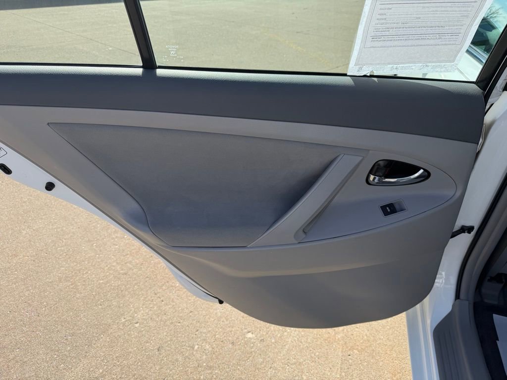 Used 2011 Toyota Camry LE FWD image 23