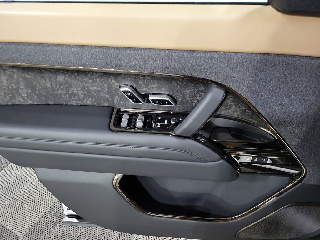 Used 2025 Land Rover Range Rover Sport Dynamic SE image 14