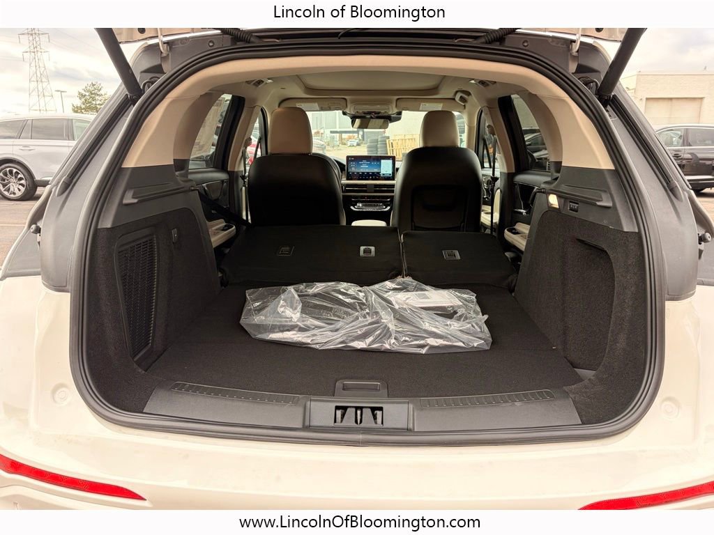 New 2026 Lincoln Corsair Premiere image 32