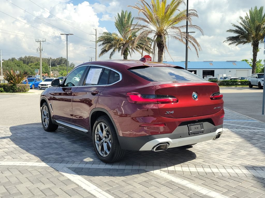 Used 2025 BMW X4 xDrive30i AWD/4WD image 3