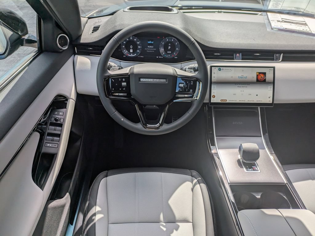 New 2026 Land Rover Range Rover Evoque Hoxton AWD/4WD image 18