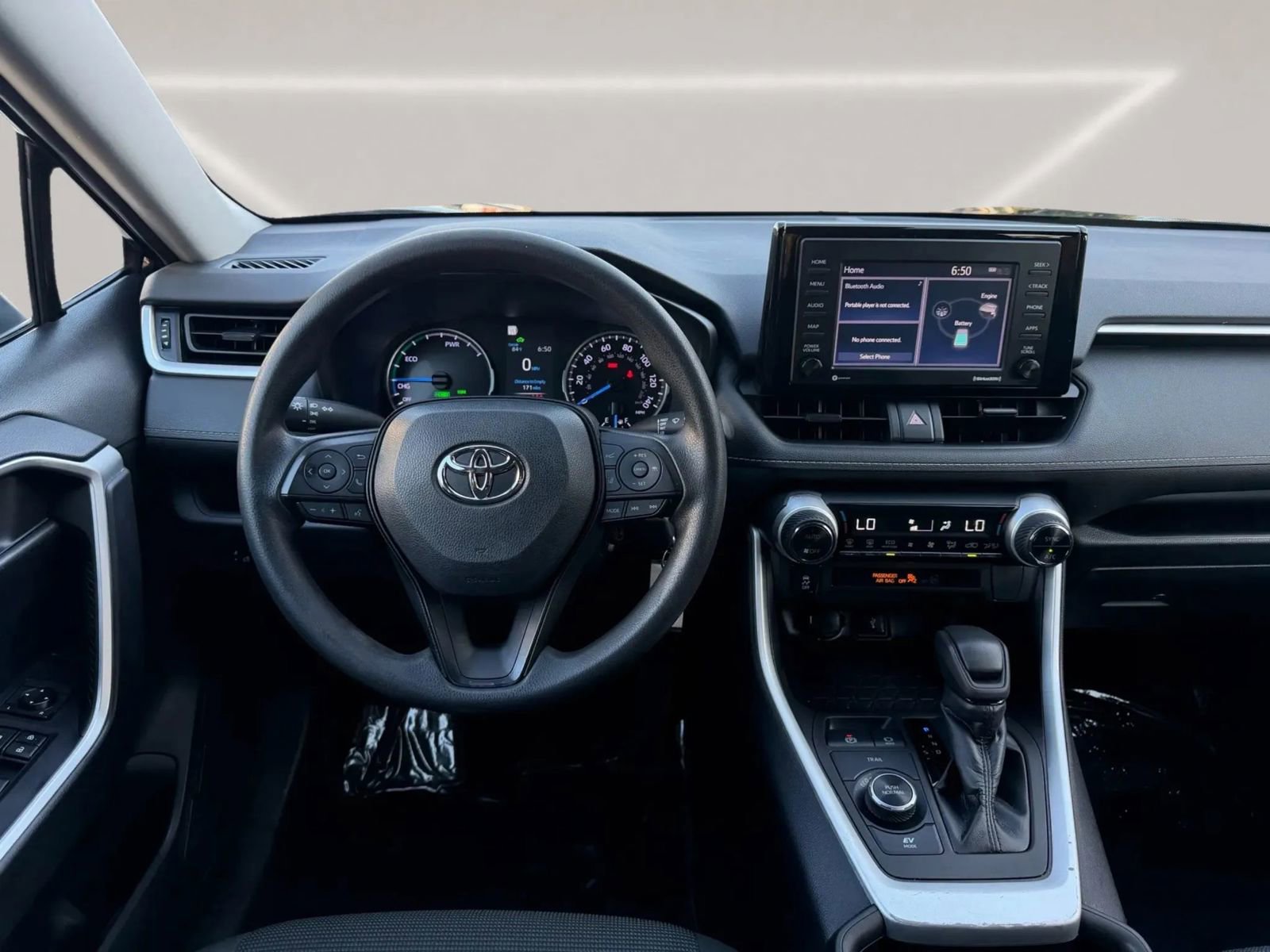 Used 2022 Toyota RAV4 LE AWD/4WD image 15