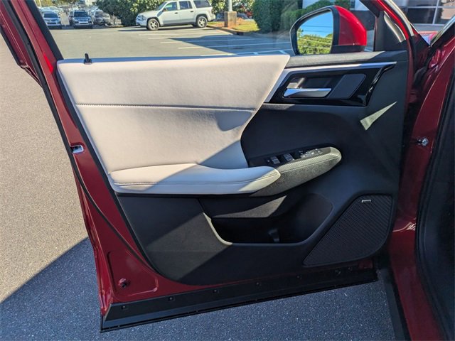 New 2025 Mitsubishi Outlander SE image 11