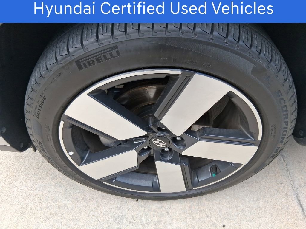 Used 2025 Hyundai Santa Fe Limited image 24
