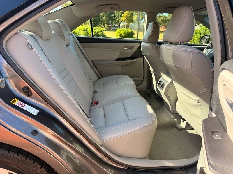 Used 2015 Toyota Camry XLE FWD image 17