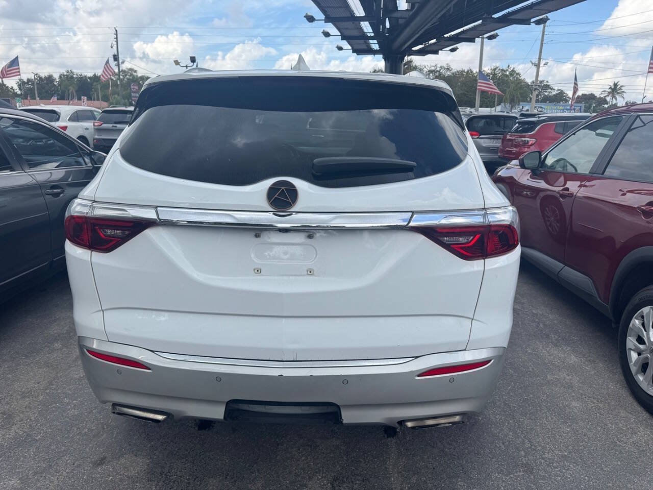 Used 2022 Buick Enclave Essence FWD image 3