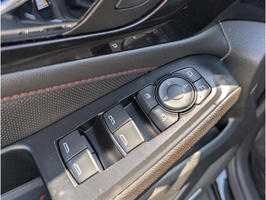 Used 2023 Chevrolet Traverse RS image 16