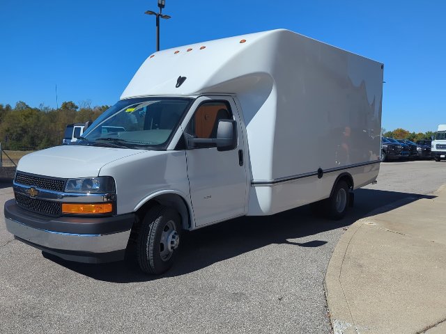 Used 2025 Chevrolet Express 3500 w/ Power Convenience Package RWD image 5