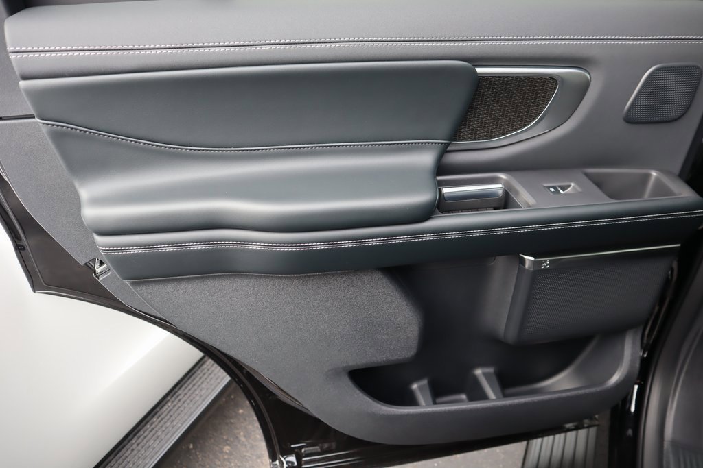 New 2025 Ford Expedition Platinum w/ Stealth Performance Package image 19