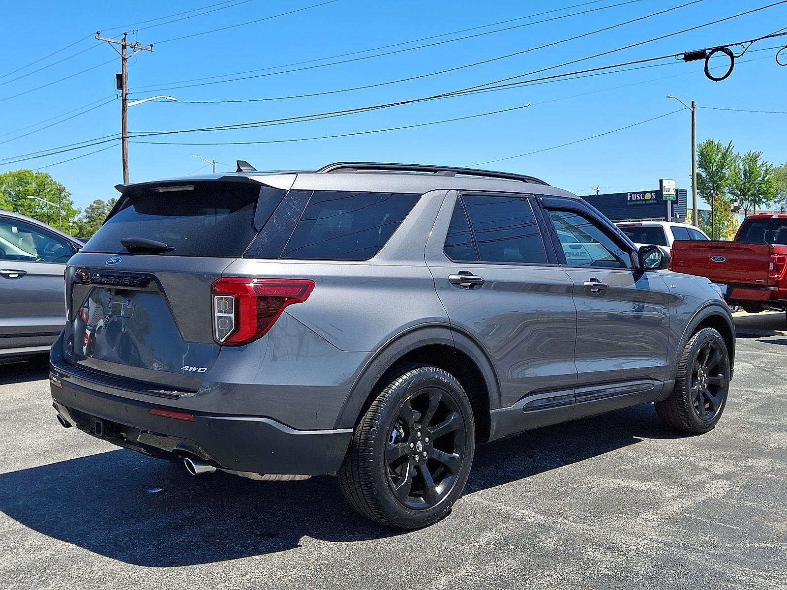 Certified 2022 Ford Explorer ST-Line w/ Class IV Trailer Tow Package AWD/4WD image 6