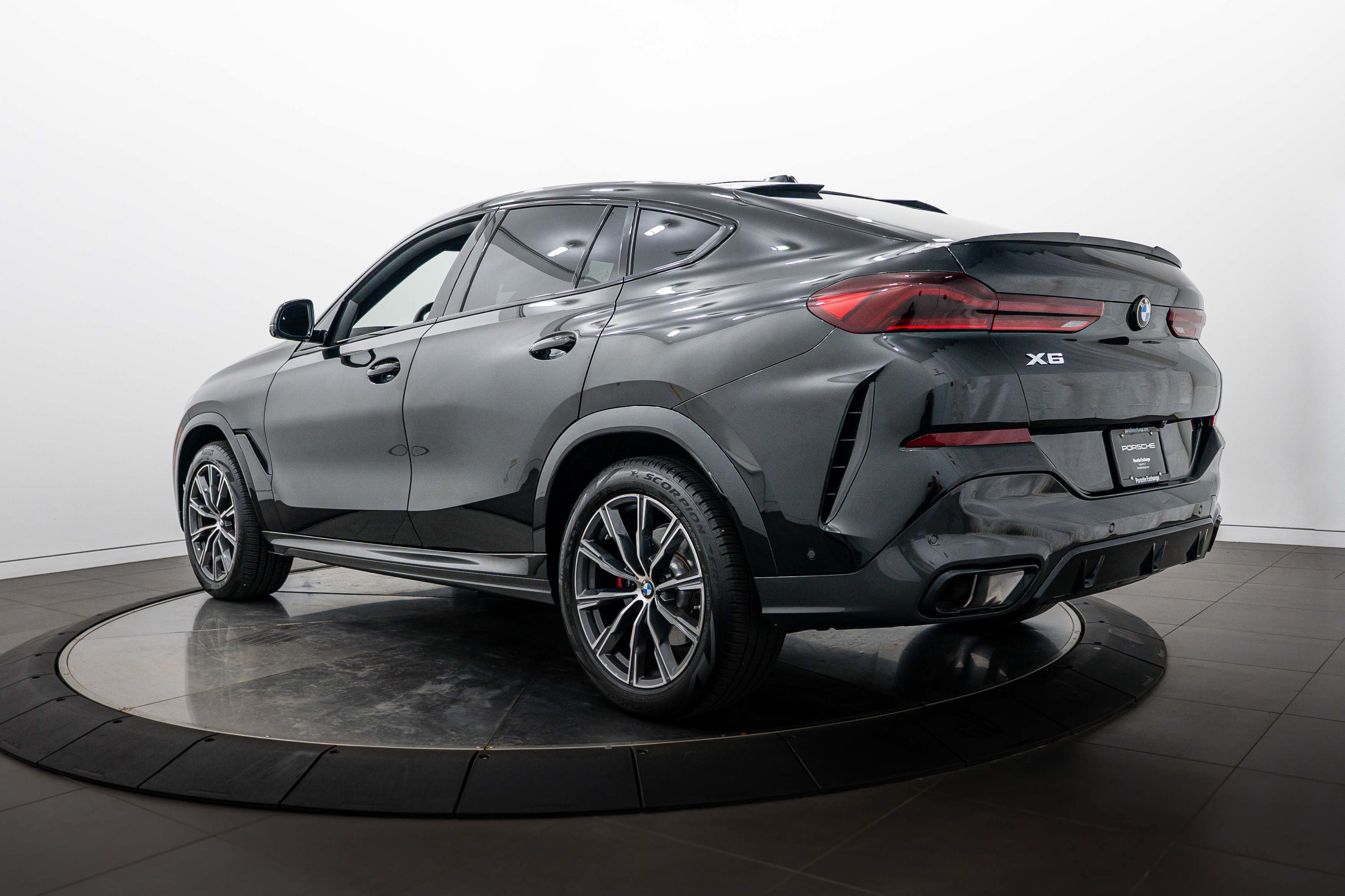 Used 2024 BMW X6 xDrive40i w/ Premium Package AWD/4WD image 3