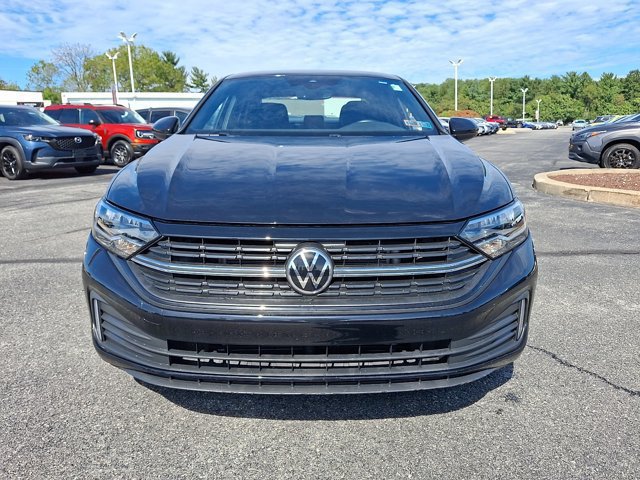 Used 2023 Volkswagen Jetta Sport FWD image 2