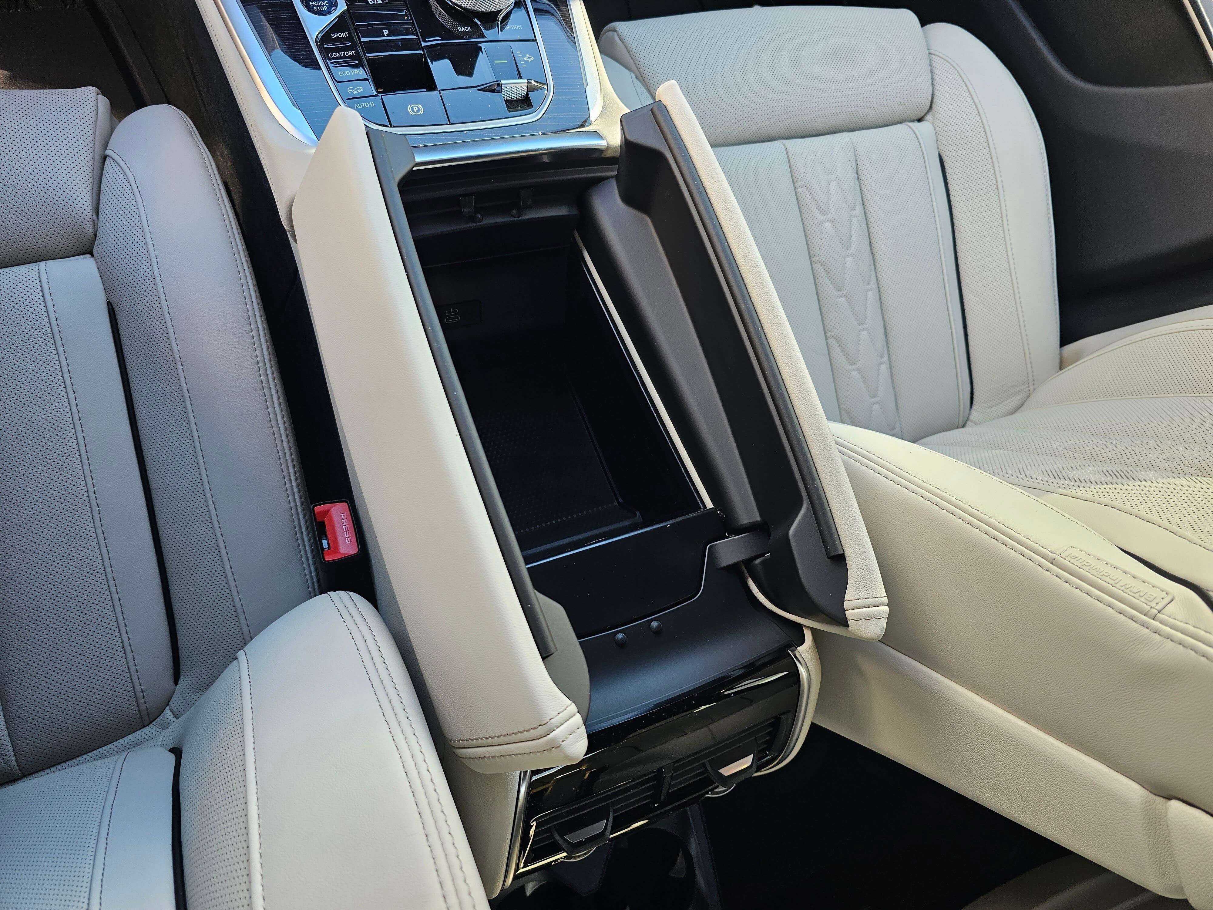 New 2026 BMW X7 M60i image 25