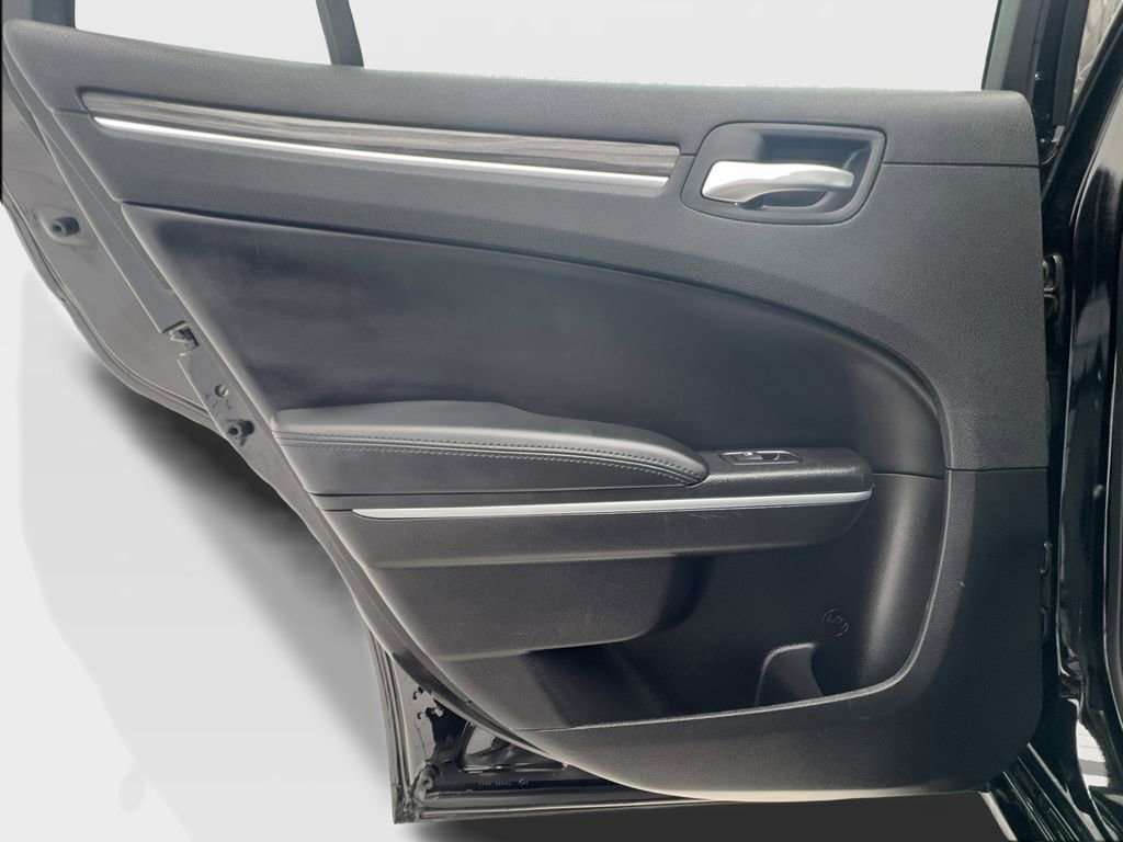 Used 2021 Chrysler 300 Touring w/ Sport Appearance Package image 26