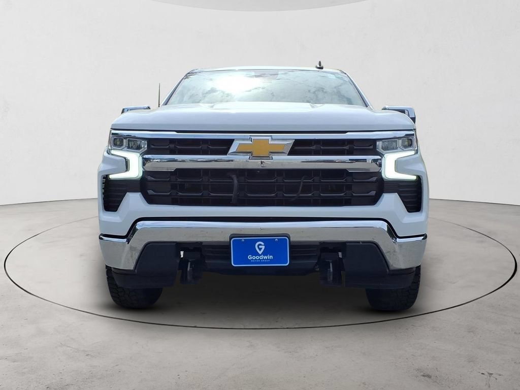 Used 2023 Chevrolet Silverado 1500 LT w/ Z71 Off-Road Package AWD/4WD image 2