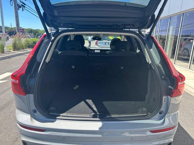 Certified 2025 Volvo XC60 B5 Plus AWD/4WD image 11