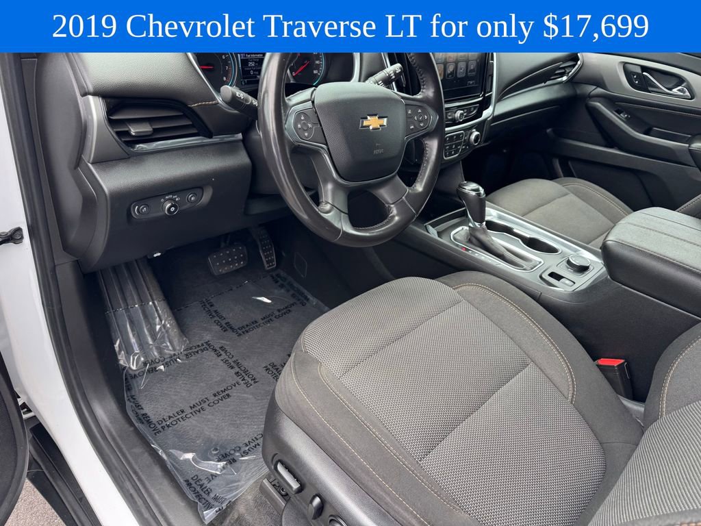 Used 2019 Chevrolet Traverse LT FWD image 15