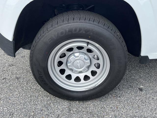 Used 2024 Chevrolet Colorado W/T RWD image 11