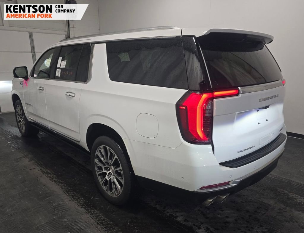 Used 2025 GMC Yukon XL Denali w/ Denali Reserve Package image 3