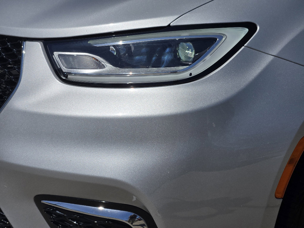 Used 2024 Chrysler Pacifica Touring-L image 15