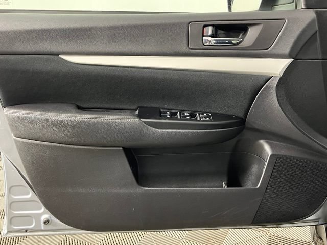Used 2013 Subaru Outback 2.5i Premium w/ Popular Pkg 1A AWD/4WD image 19