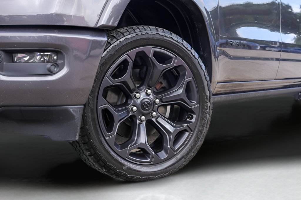 Used 2024 RAM 1500 Limited AWD/4WD image 3